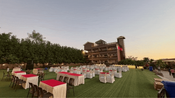 Unlimited Buffet Dinner in Open Lawn Garden With Live Karaoke Music, For Family, Friends And Also For Birthday Celebrations. 🎤